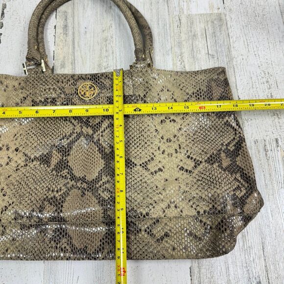 Tory Burch Gray Python Embosed and Black Structured Tote bag - Picture 9 of 11